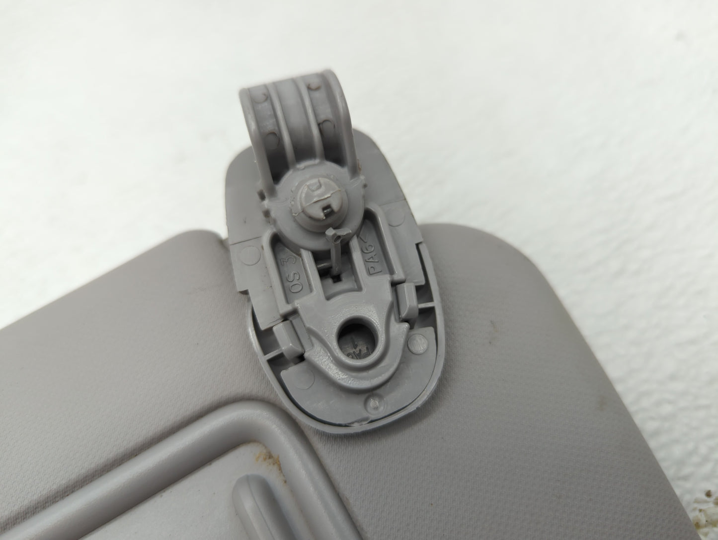 2022 Hyundai Kona Sun Visor Shade Replacement Passenger Right Mirror Fits OEM Used Auto Parts - Oemusedautoparts1.com