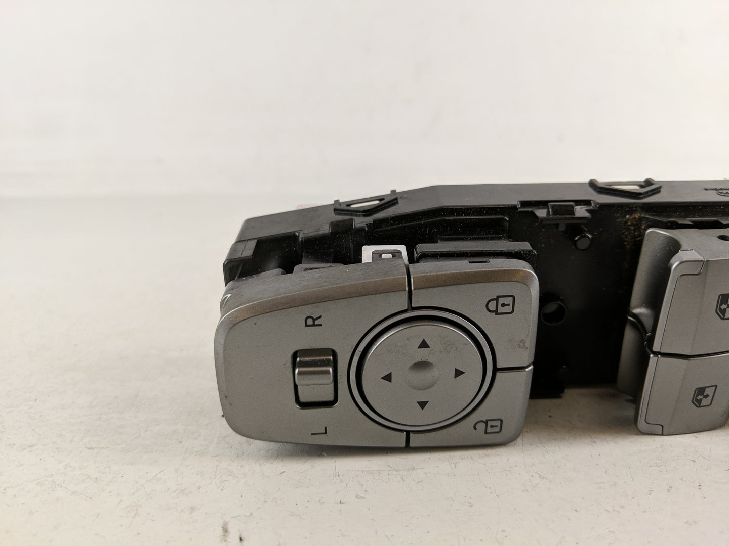 2023 Hyundai Palisade Master Power Window Switch Replacement Driver Side Left P/N:0000018 220608 Fits OEM Used Auto Parts - 