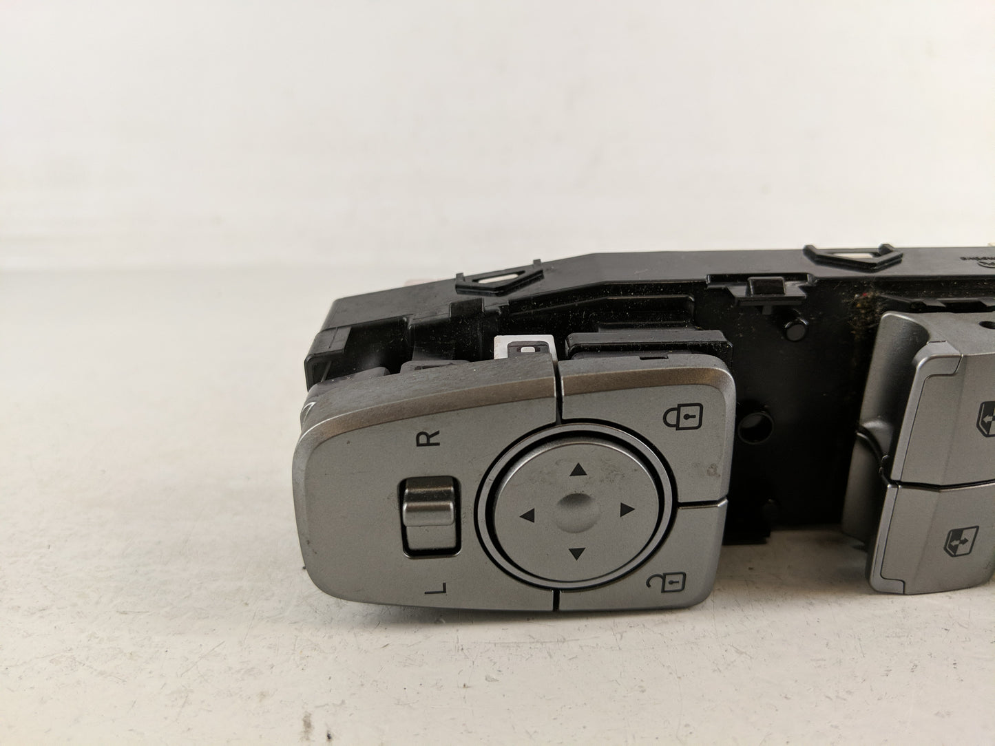 2023 Hyundai Palisade Master Power Window Switch Replacement Driver Side Left P/N:0000018 220608 Fits OEM Used Auto Parts - 