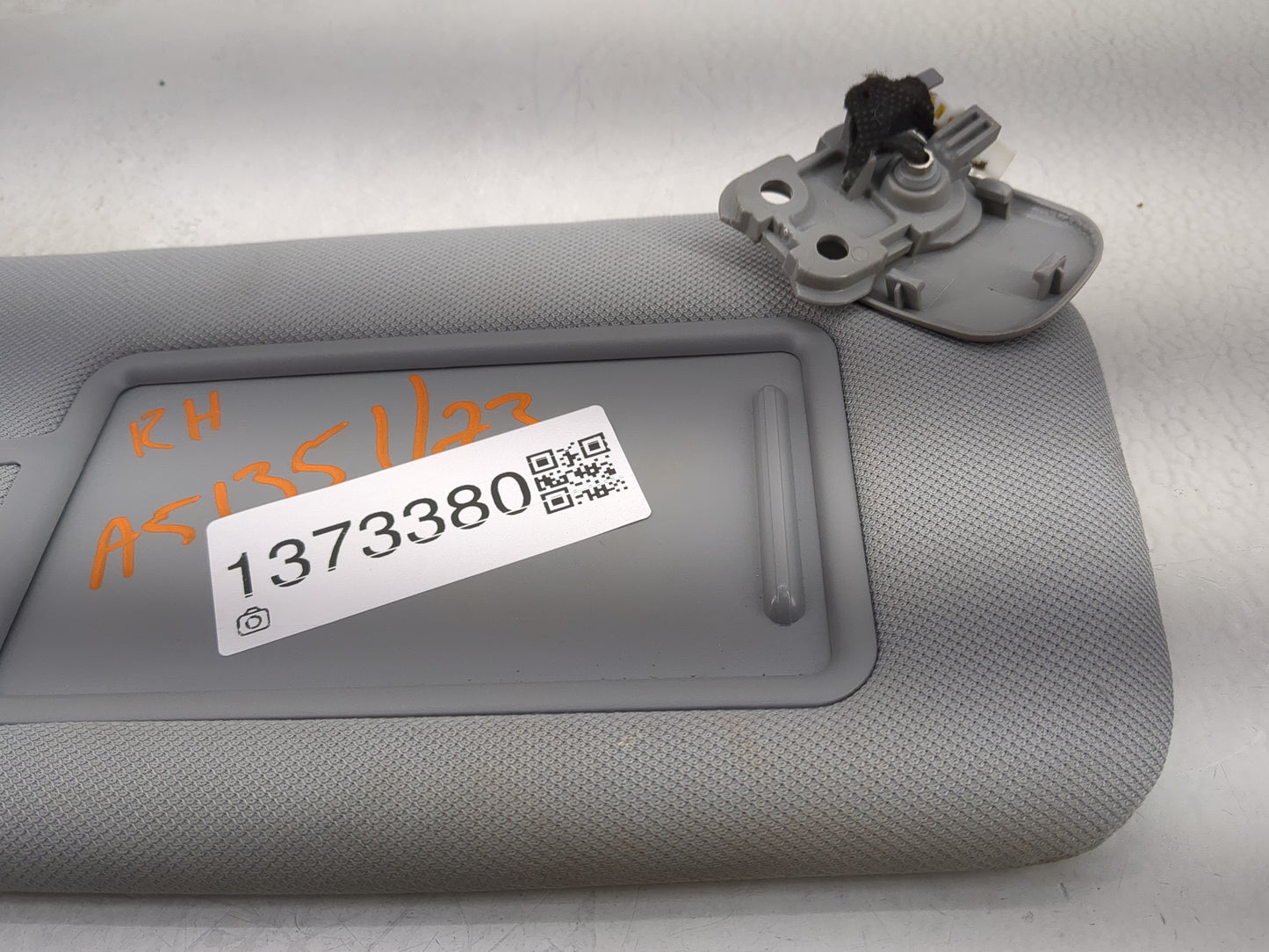 2020-2022 Hyundai Palisade Sun Visor Shade Replacement Passenger Right Mirror Fits Fits 2020 2021 2022 OEM Used Auto Parts -