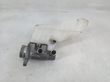 2023 Hyundai Santa Cruz Brake Master Cylinder - Oemusedautoparts1.com