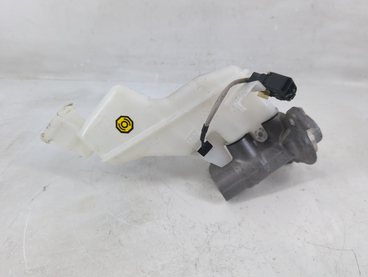 2023 Hyundai Santa Cruz Brake Master Cylinder 1198895 - Oemusedautoparts1.com