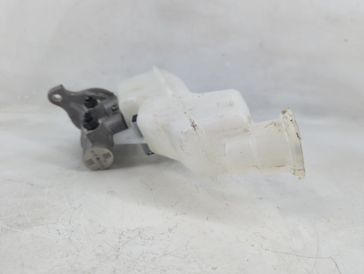 2023 Hyundai Santa Cruz Brake Master Cylinder 1198895 - Oemusedautoparts1.com