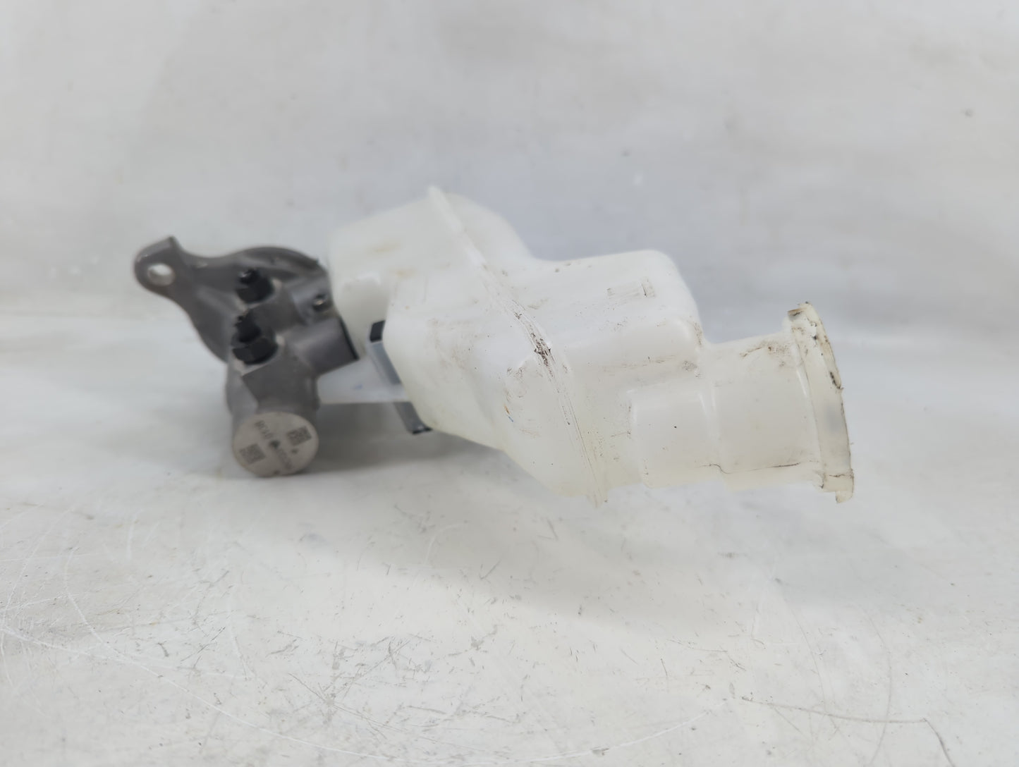 2023 Hyundai Santa Cruz Brake Master Cylinder 1198895 - Oemusedautoparts1.com
