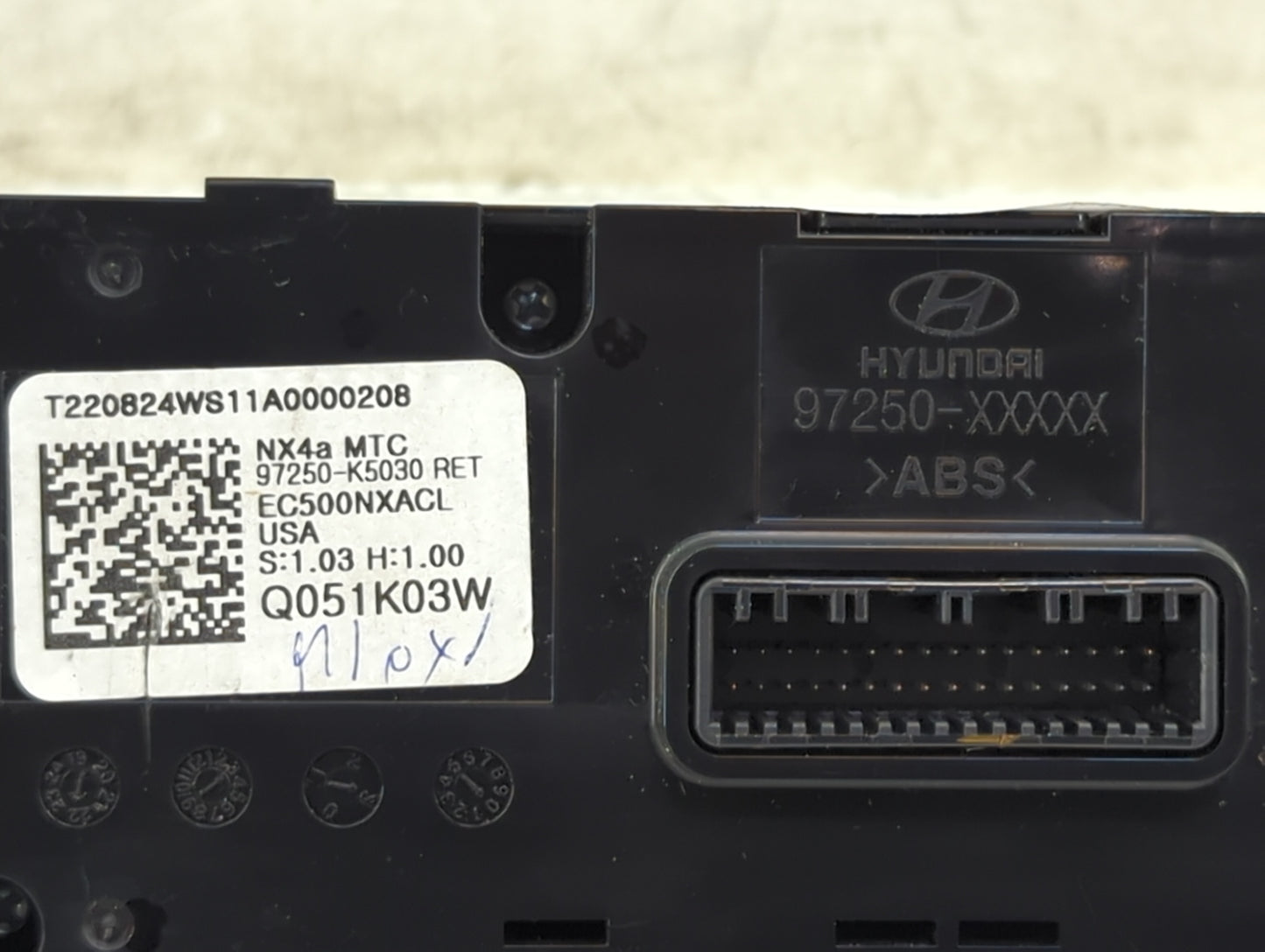 2023 Hyundai Santa Cruz Climate Control Module Temperature AC/Heater Replacement P/N:97250-K5030 Fits OEM Used Auto Parts - 