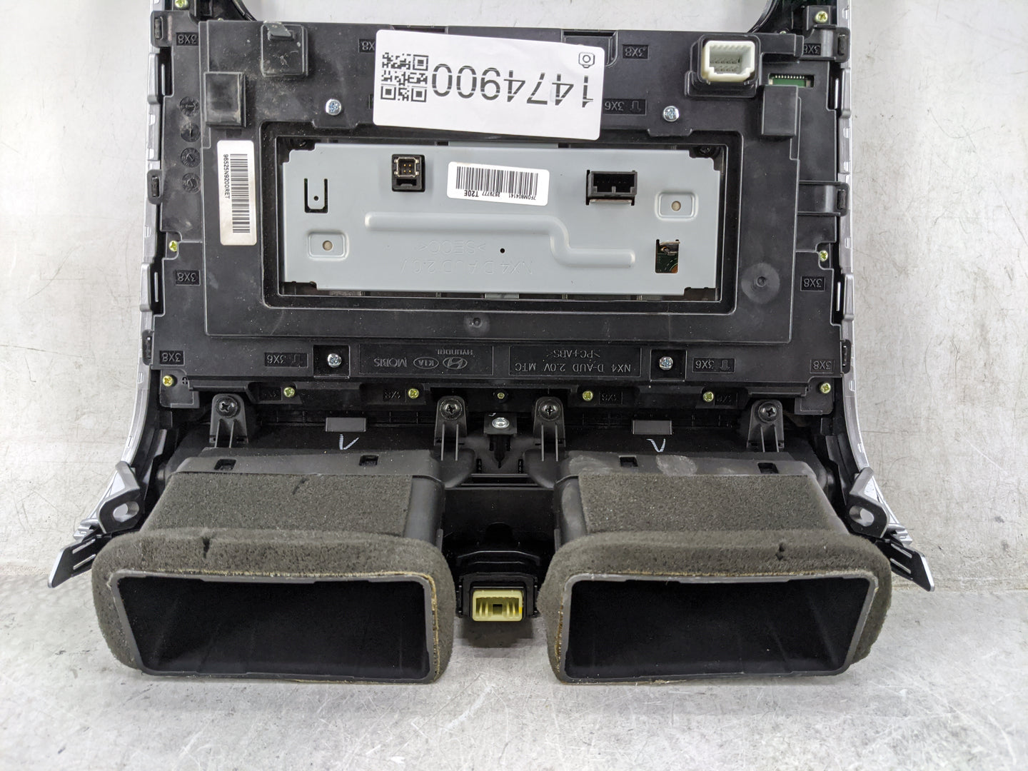 2023 Hyundai Santa Cruz Information Display Screen - Oemusedautoparts1.com