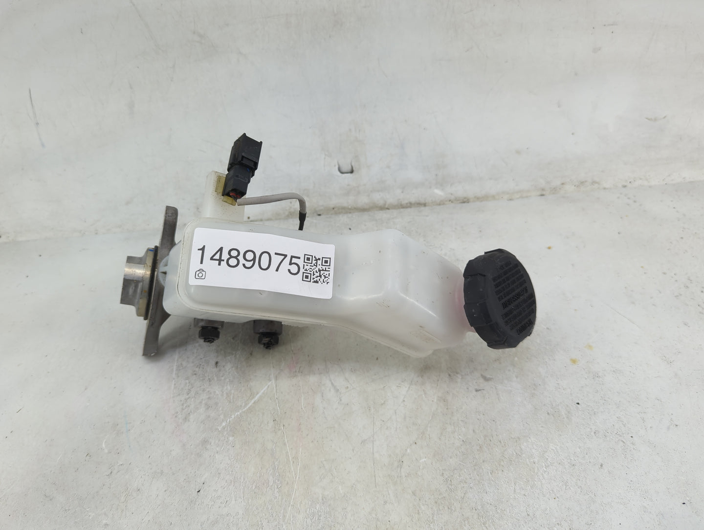 2023 Hyundai Santa Cruz Brake Master Cylinder 1489075 - Oemusedautoparts1.com