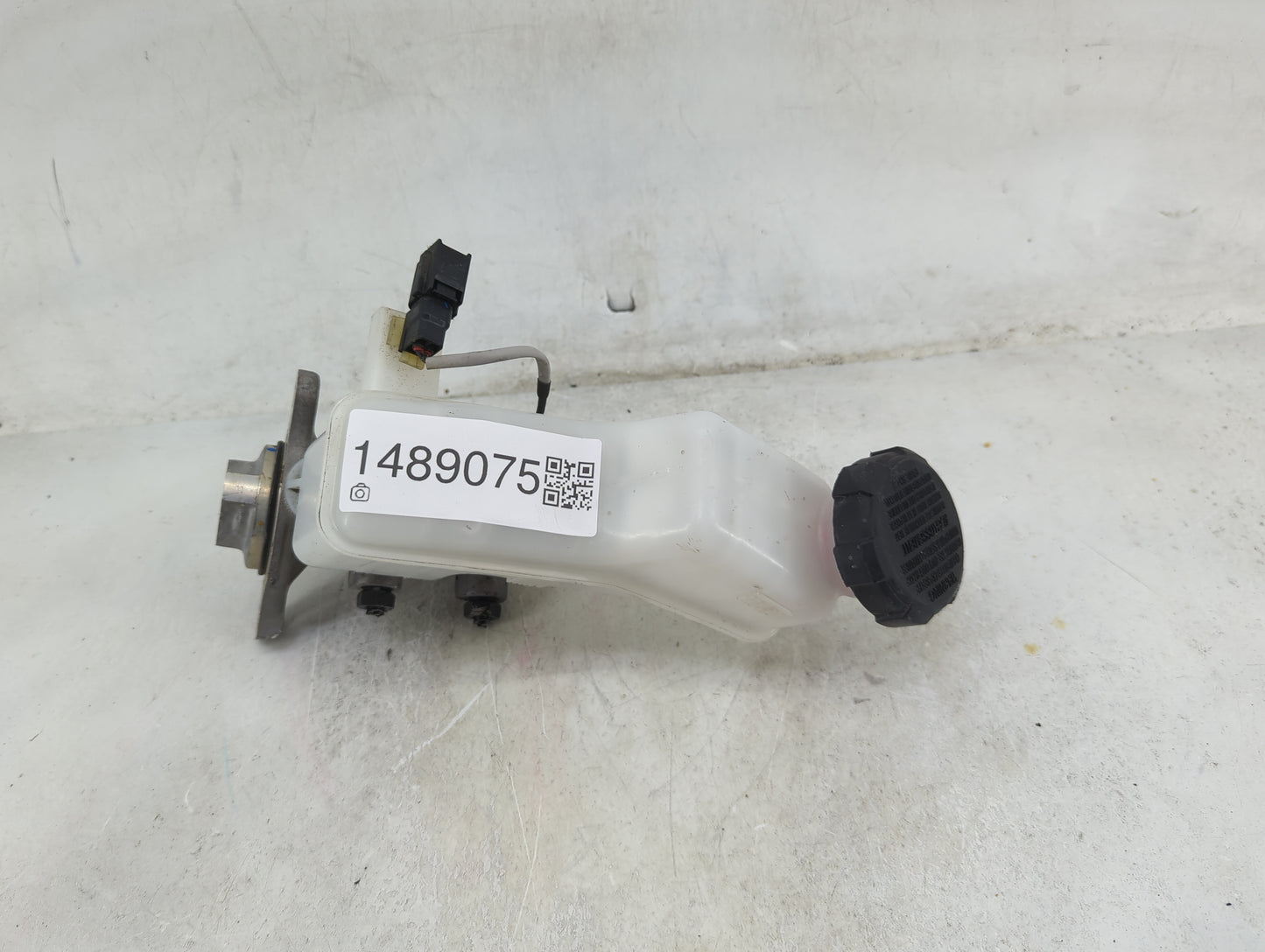 2023 Hyundai Santa Cruz Brake Master Cylinder 1489075 - Oemusedautoparts1.com