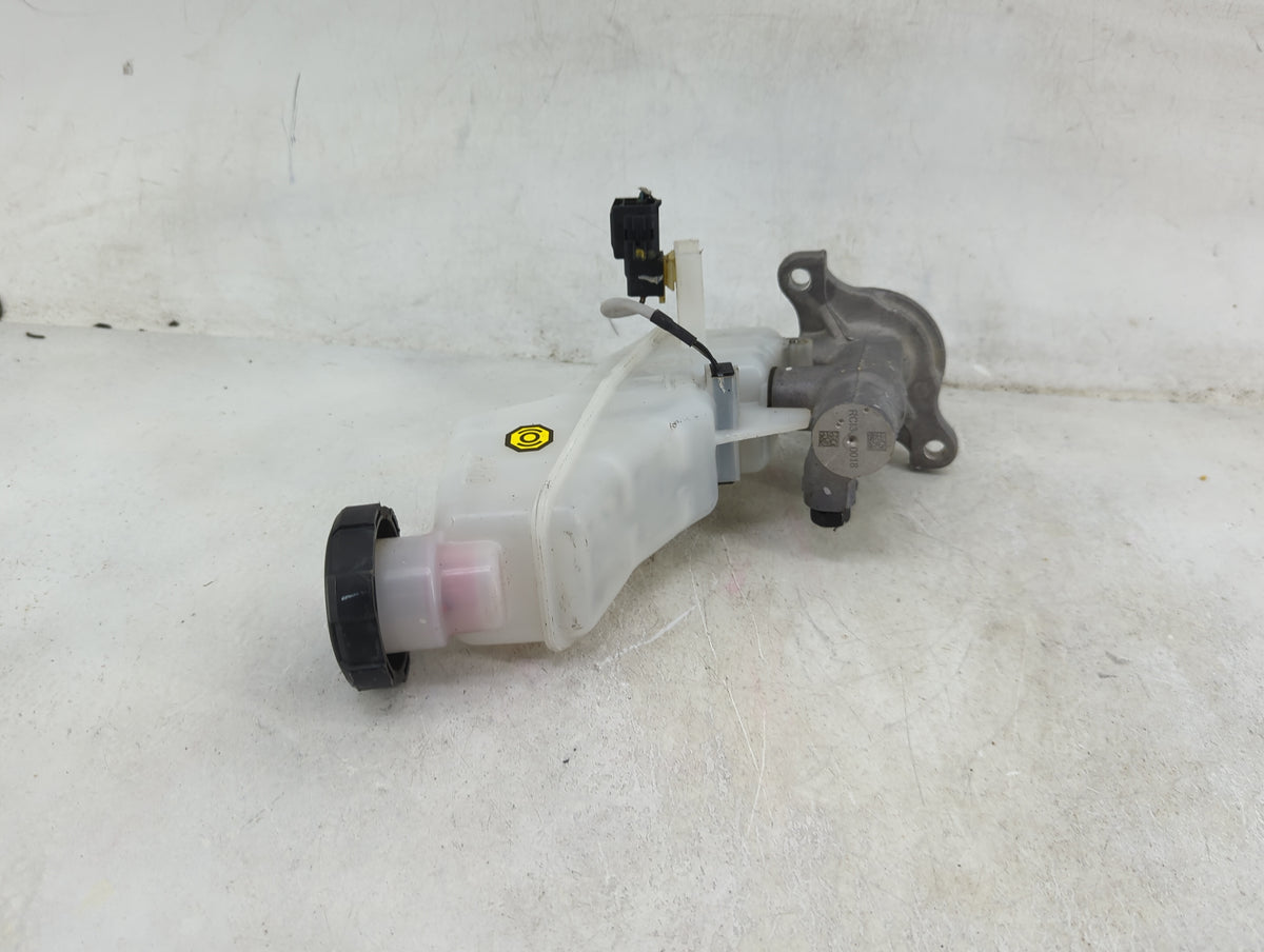 2023 Hyundai Santa Cruz Brake Master Cylinder 1489075 - Oemusedautoparts1.com