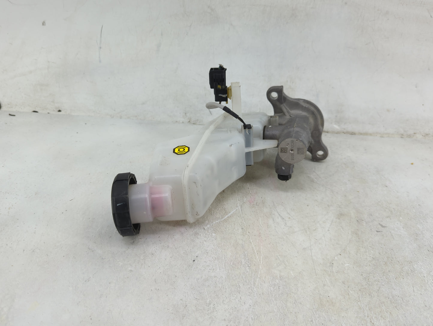 2023 Hyundai Santa Cruz Brake Master Cylinder 1489075 - Oemusedautoparts1.com