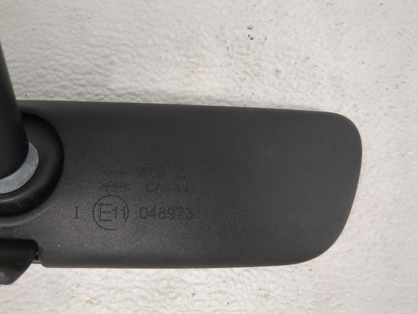 2021 Hyundai Santa Fe Interior Rear View Mirror Replacement OEM P/N:E11048973 Fits Fits 2020 2022 OEM Used Auto Parts - Oemu