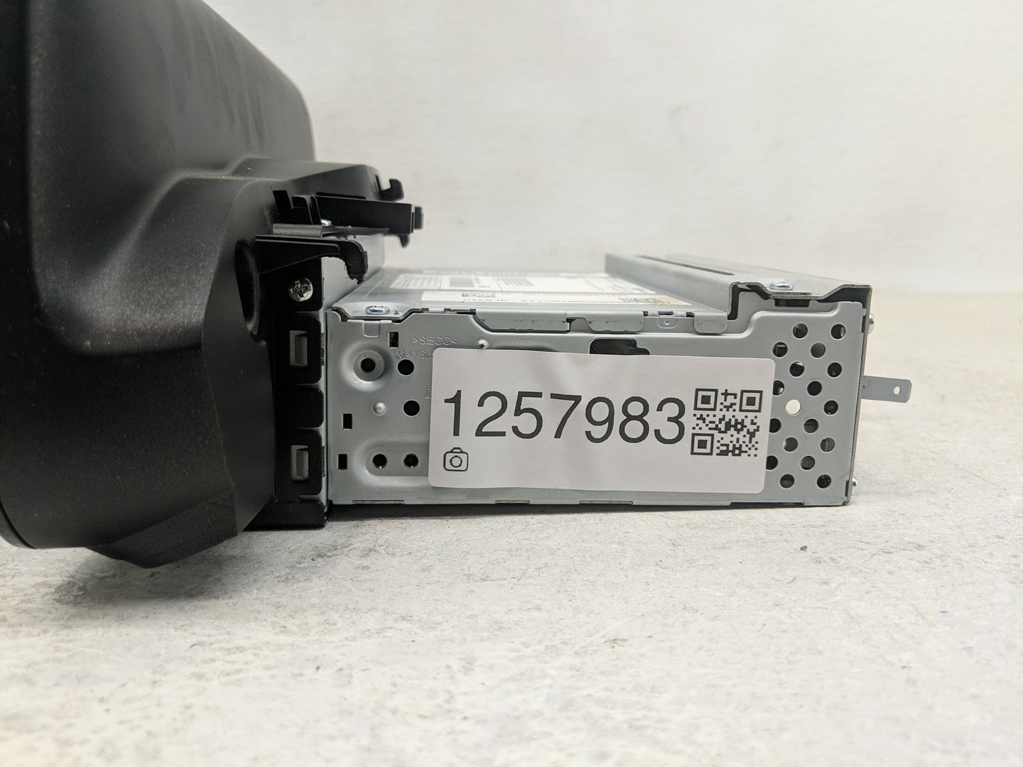 2023 Hyundai Santa Fe Radio AM FM Cd Player Receiver Replacement P/N:96560-CL560RET Fits OEM Used Auto Parts - Oemusedautopa