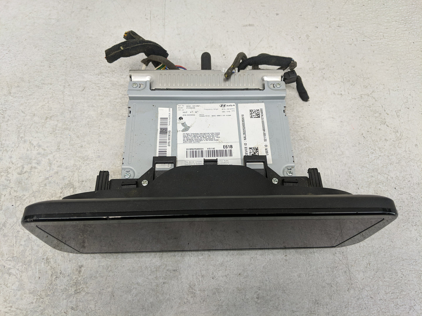 2023 Hyundai Santa Fe Radio AM FM Cd Player Receiver Replacement P/N:96560-S2610RET Fits OEM Used Auto Parts - Oemusedautopa