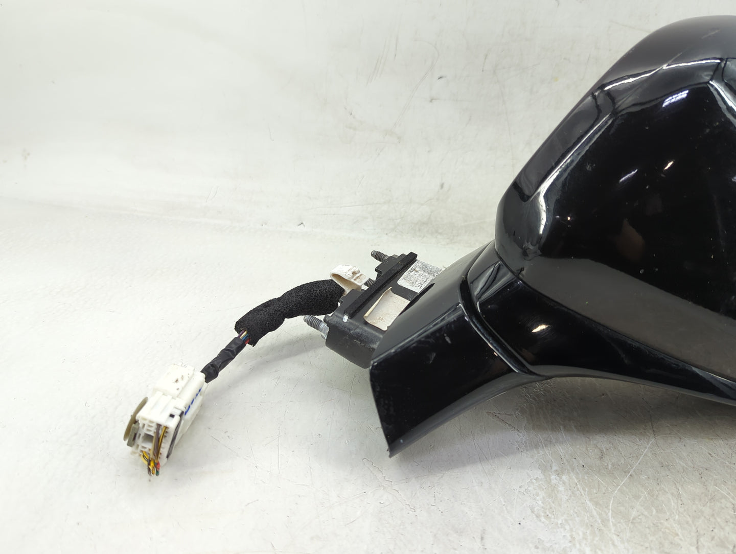 2021 Hyundai Santa Fe Driver Side View Mirror - Left Door Mirror OEM Used - Oemusedautoparts1.com