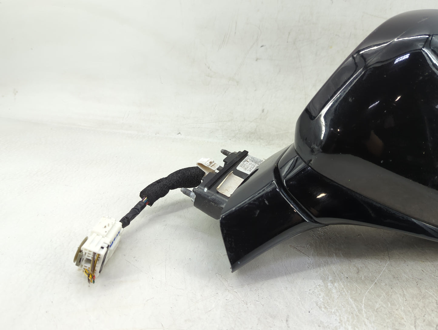 2021 Hyundai Santa Fe Driver Side View Mirror - Left Door Mirror OEM Used - Oemusedautoparts1.com