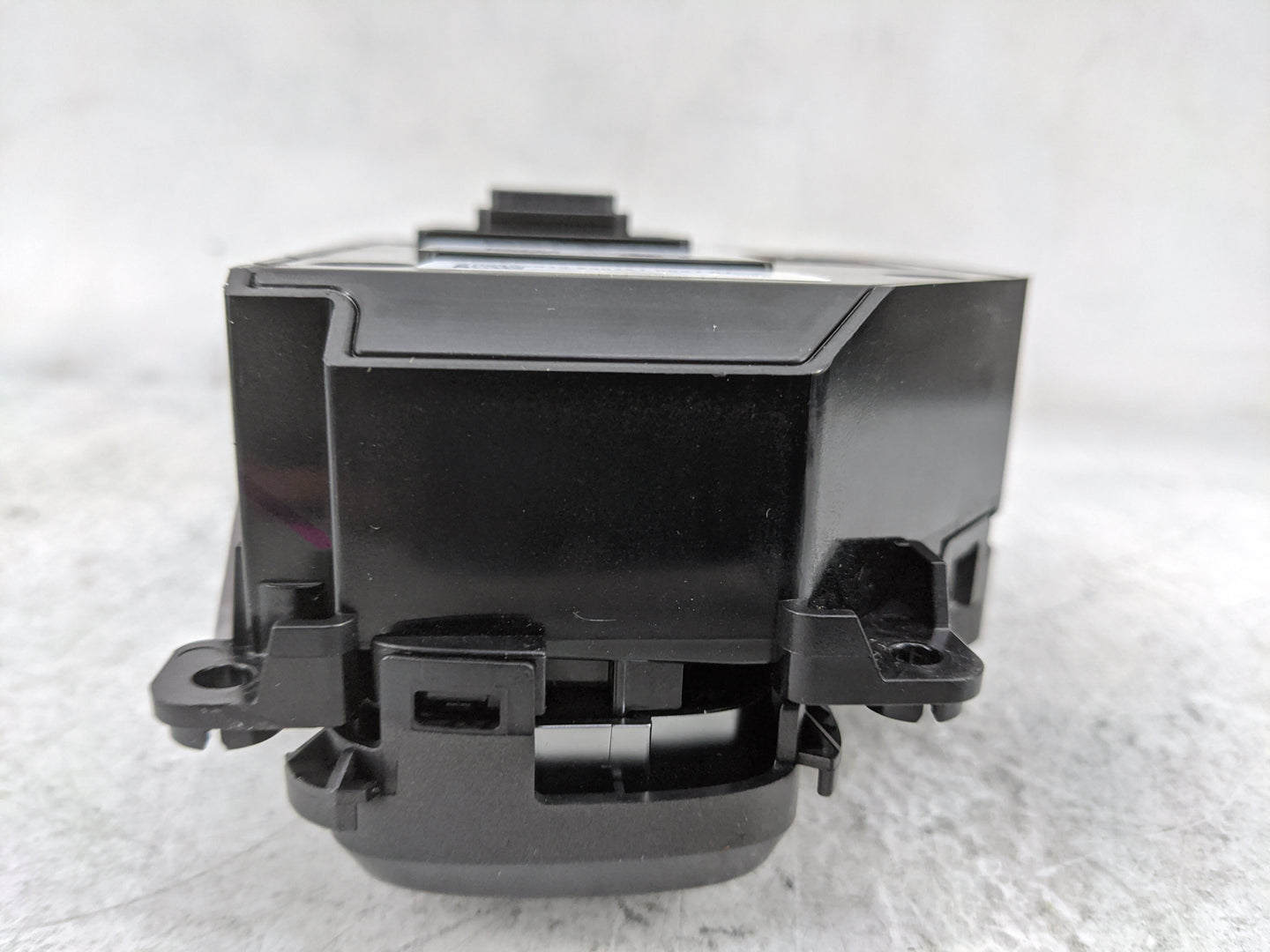 2023 Hyundai Santa Fe Floor Console Assembly Shifter - Oemusedautoparts1.com