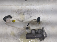2021-2021 Hyundai Santa Fe Brake Master Cylinder 1496753 - Oemusedautoparts1.com