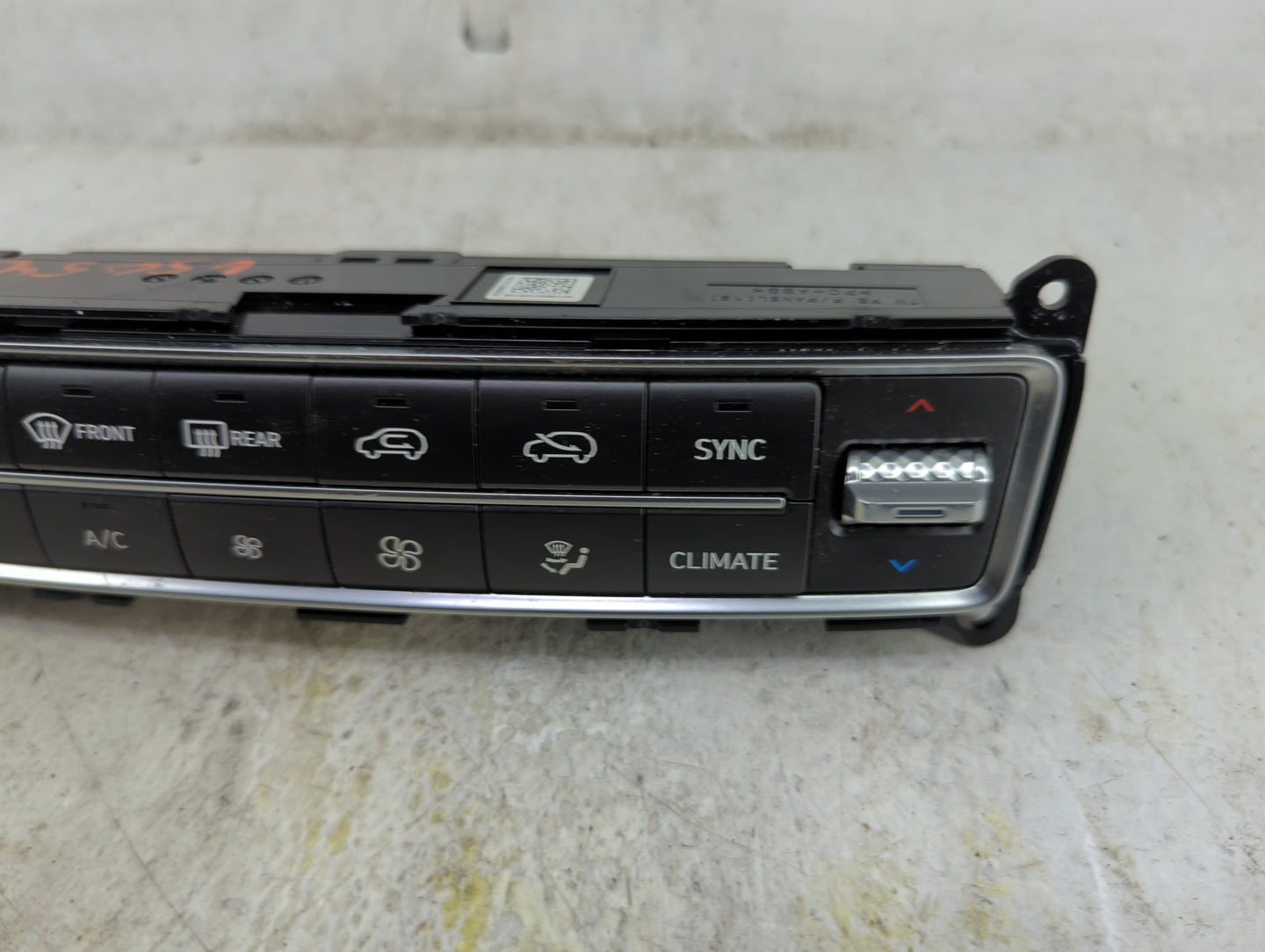 2021 Hyundai Santa Fe Climate Control Module Temperature AC/Heater Replacement P/N:97250-S2JA0 97250-S1XXX, 97250-S2XXX Fits