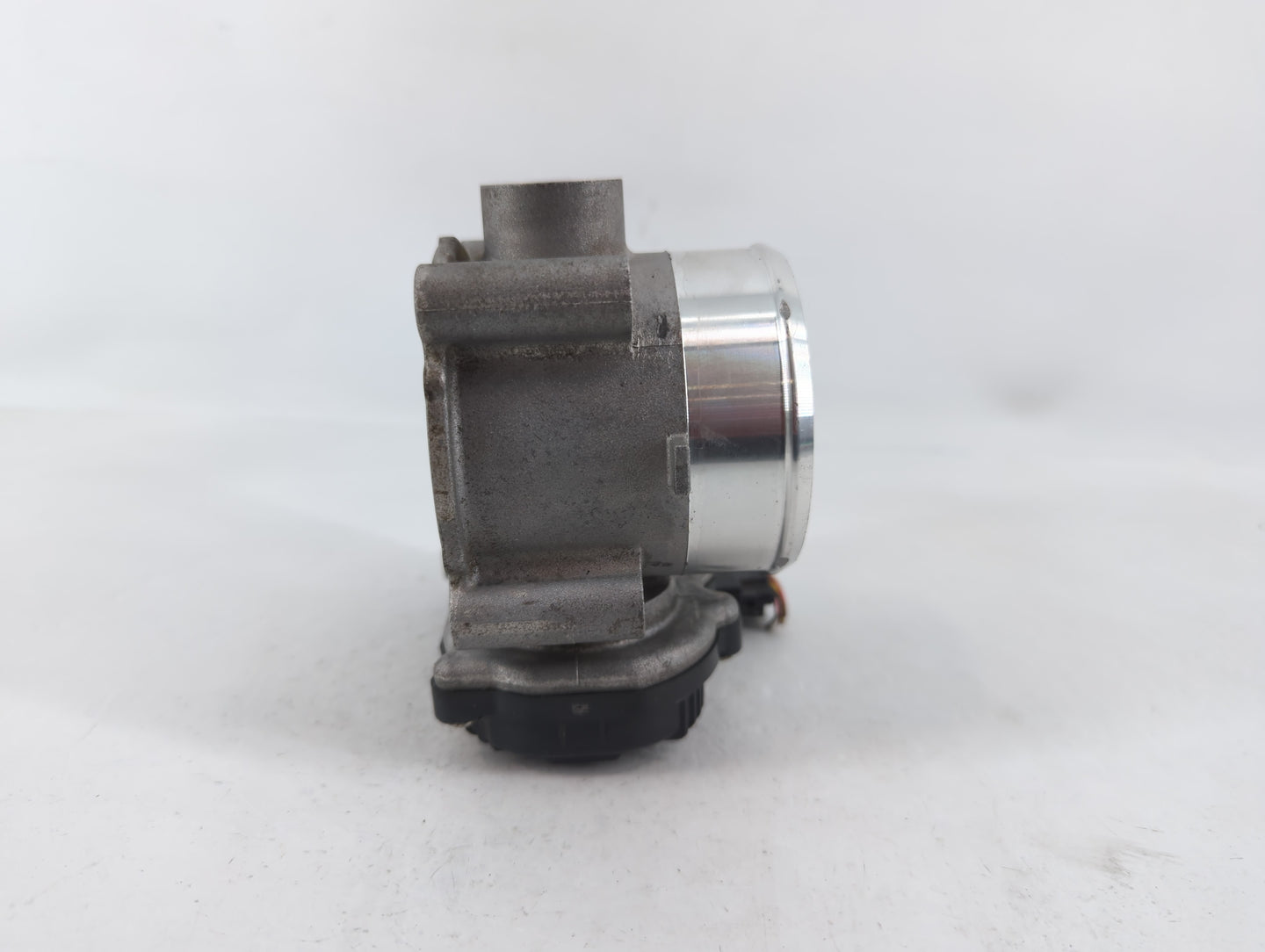 2021 Hyundai Santa Fe Throttle Body P/N:9045040031 35100-2S000 Fits Fits 2020 2022 2023 OEM Used Auto Parts - Oemusedautopar