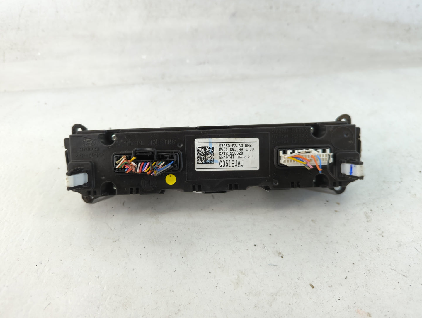 2021 Hyundai Santa Fe Climate Control Module Temperature AC/Heater Replacement P/N:97250-S2JA0 Fits OEM Used Auto Parts - Oe