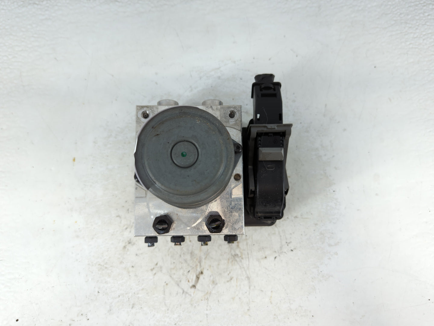 2021 Hyundai Santa Fe ABS Pump Control Module Replacement P/N:58910-S2DA0 Fits OEM Used Auto Parts - Oemusedautoparts1.com