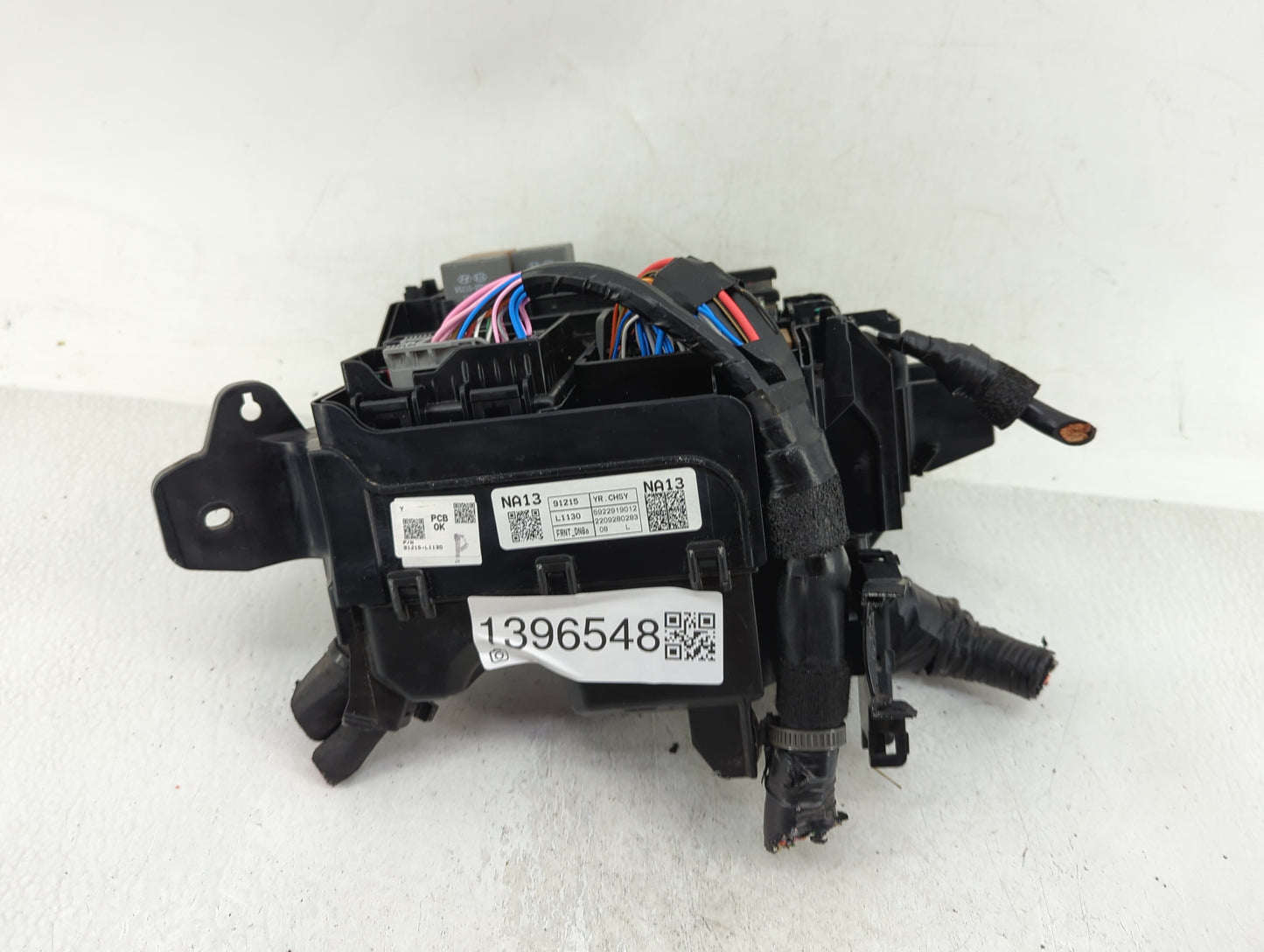 2020-2023 Hyundai Sonata Fusebox Fuse Box Panel Relay Module P/N:23225905 Fits Fits 2020 2021 2022 2023 OEM Used Auto Parts 