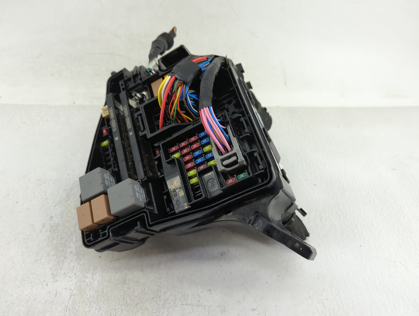 2020-2023 Hyundai Sonata Fusebox Fuse Box Panel Relay Module P/N:23225905 Fits Fits 2020 2021 2022 2023 OEM Used Auto Parts 