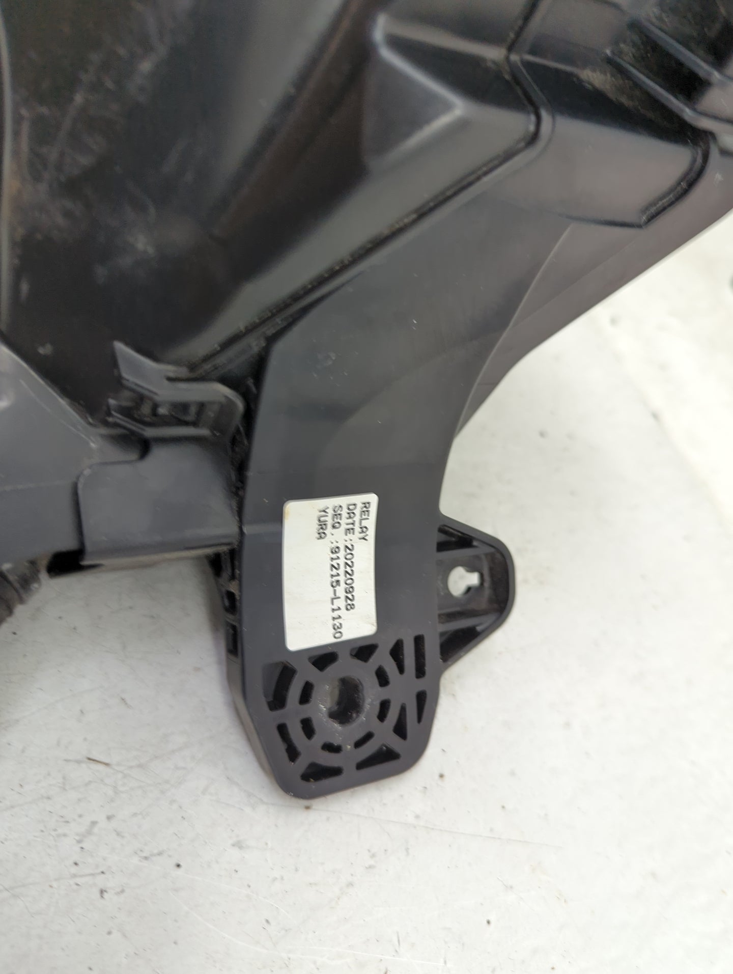 2020-2023 Hyundai Sonata Fusebox Fuse Box Panel Relay Module P/N:23225905 Fits Fits 2020 2021 2022 2023 OEM Used Auto Parts 