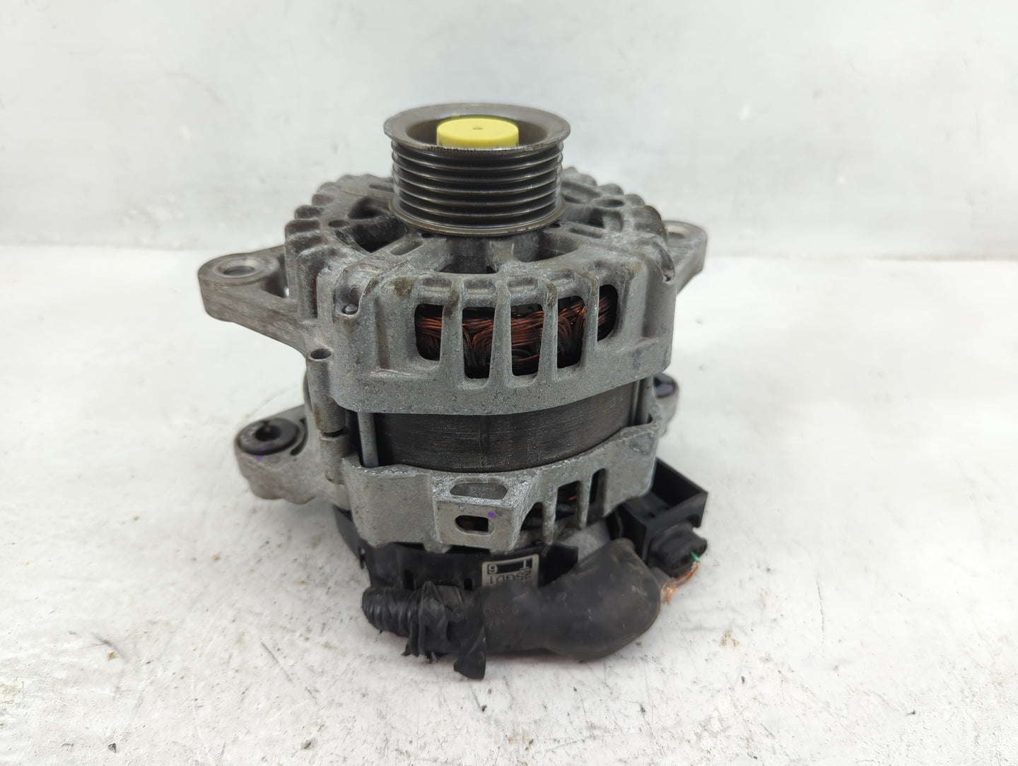 2020-2023 Hyundai Sonata Alternator Replacement Generator Charging Assembly Engine OEM P/N:2723062 37300-2SGD1 Fits OEM Used