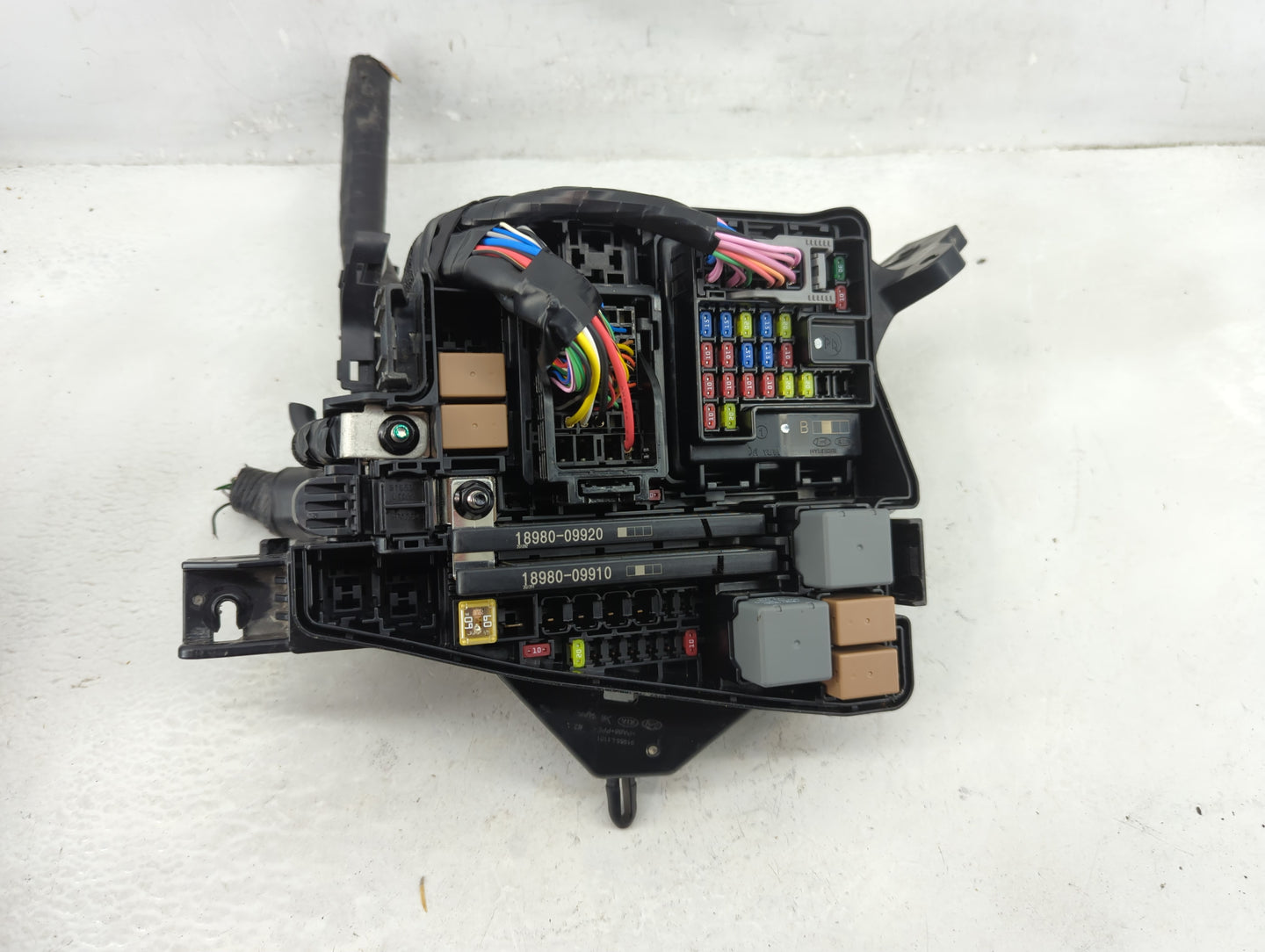 2020-2023 Hyundai Sonata Fusebox Fuse Box Panel Relay Module P/N:91955-L0552 Fits Fits 2020 2021 2022 2023 OEM Used Auto Par