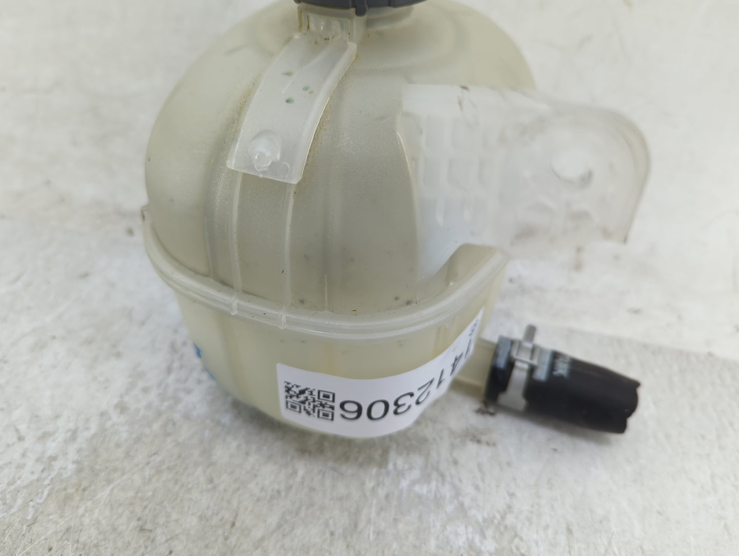 2020-2023 Hyundai Sonata Radiator Coolant Overflow Expansion Tank Bottle - Oemusedautoparts1.com