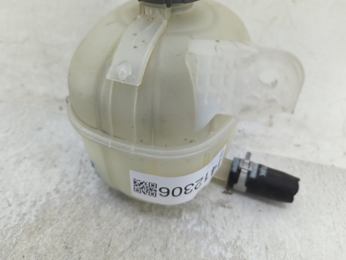 2020-2023 Hyundai Sonata Radiator Coolant Overflow Expansion Tank Bottle - Oemusedautoparts1.com