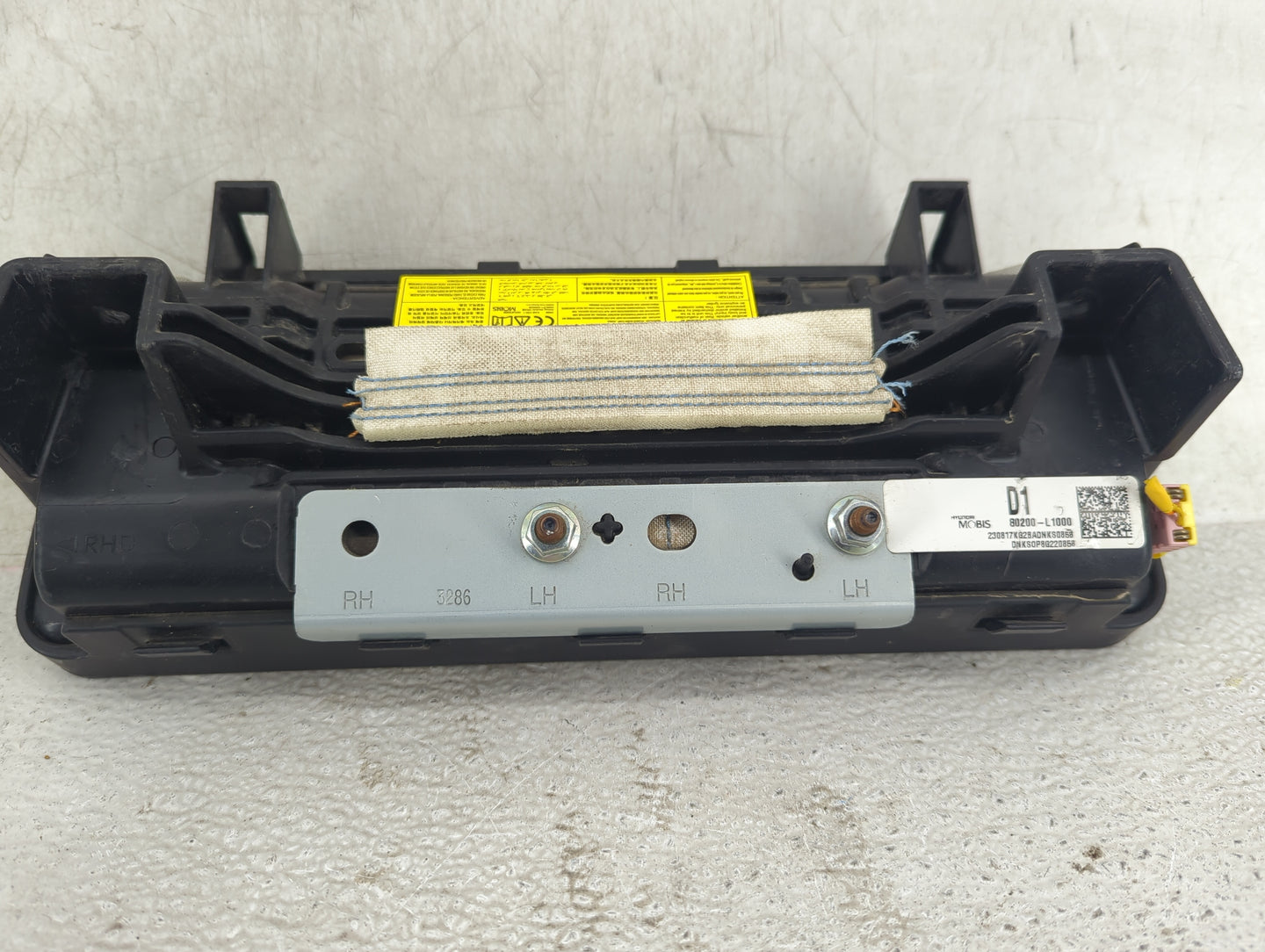 2020-2023 Hyundai Sonata Air Bag Driver Left Knee OEM P/N:80200-L1000 Fits Fits 2020 2021 2022 2023 OEM Used Auto Parts - Oe