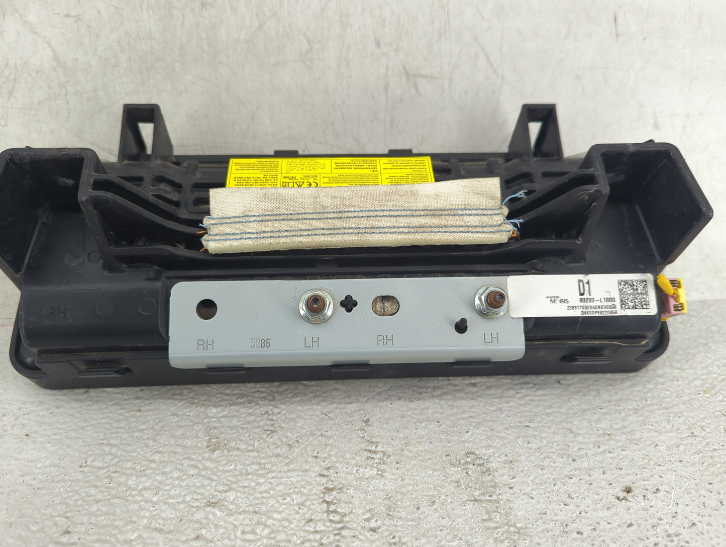 2020-2023 Hyundai Sonata Air Bag Driver Left Knee OEM P/N:80200-L1000 Fits Fits 2020 2021 2022 2023 OEM Used Auto Parts - Oe