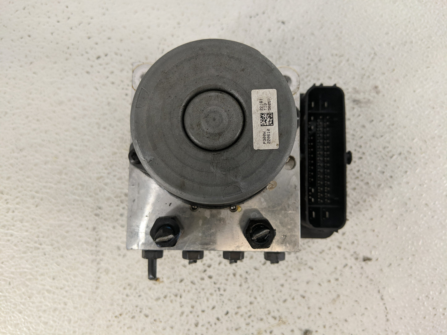 2022 Hyundai Tucson ABS Pump Control Module Replacement P/N:BE600PBC00 Fits OEM Used Auto Parts - Oemusedautoparts1.com