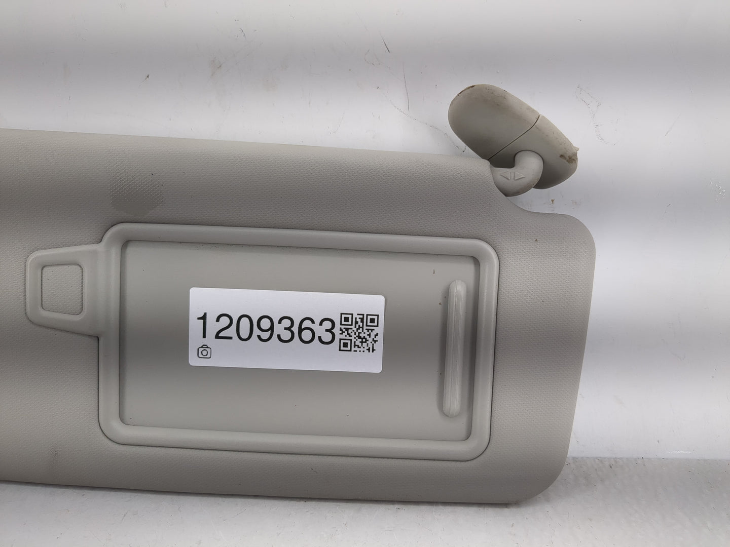 2022 Hyundai Tucson Sun Visor Shade Replacement Passenger Right Mirror Fits OEM Used Auto Parts - Oemusedautoparts1.com