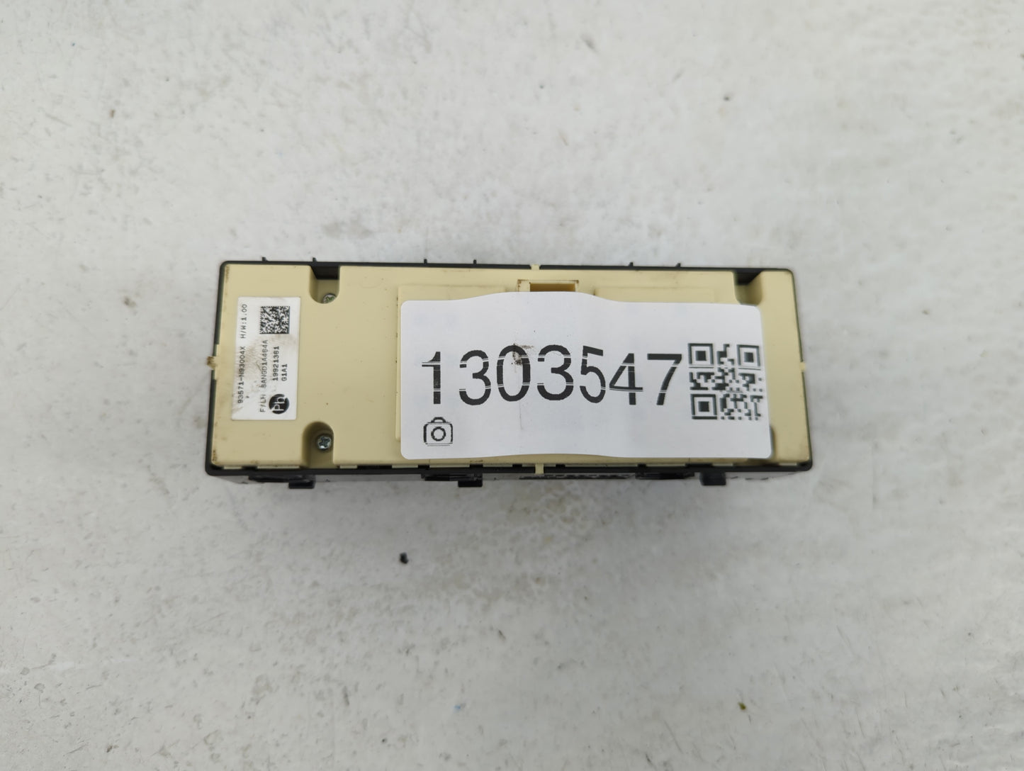 2022 Hyundai Tucson Master Power Window Switch Replacement Driver Side Left P/N:19921361 93571-N93004X Fits OEM Used Auto Pa