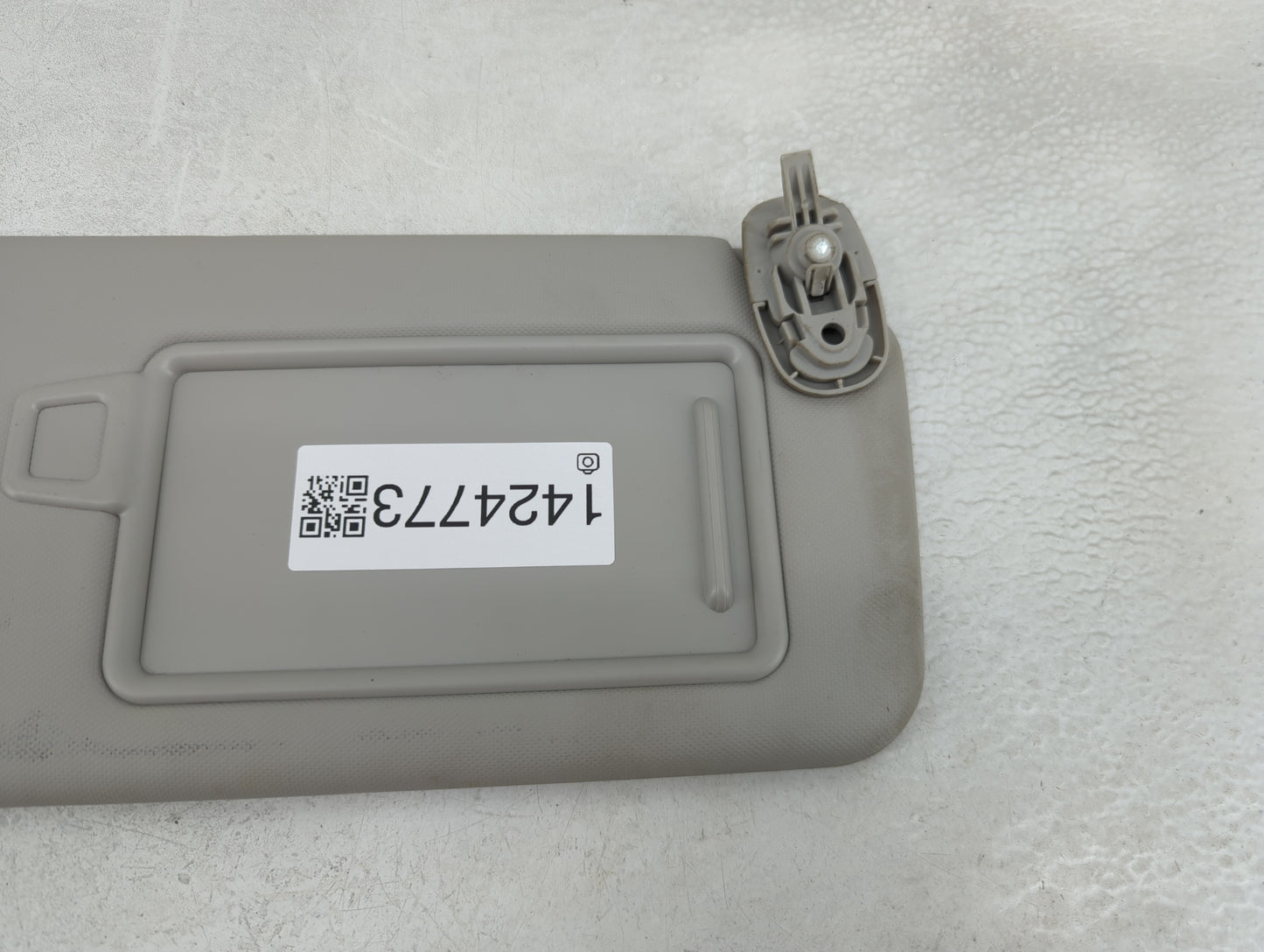 2022 Hyundai Tucson Sun Visor Shade Replacement Passenger Right Mirror Fits OEM Used Auto Parts - Oemusedautoparts1.com