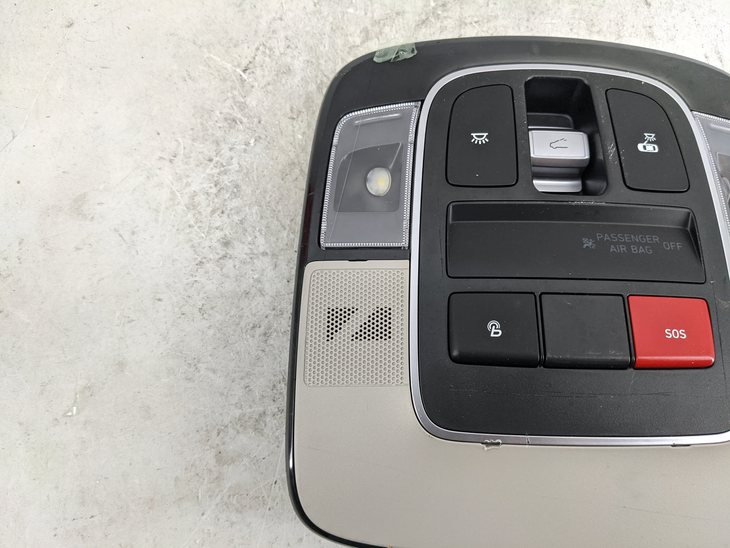 2022-2022 Hyundai Tucson Overhead Console W/rear Climate Control - Oemusedautoparts1.com