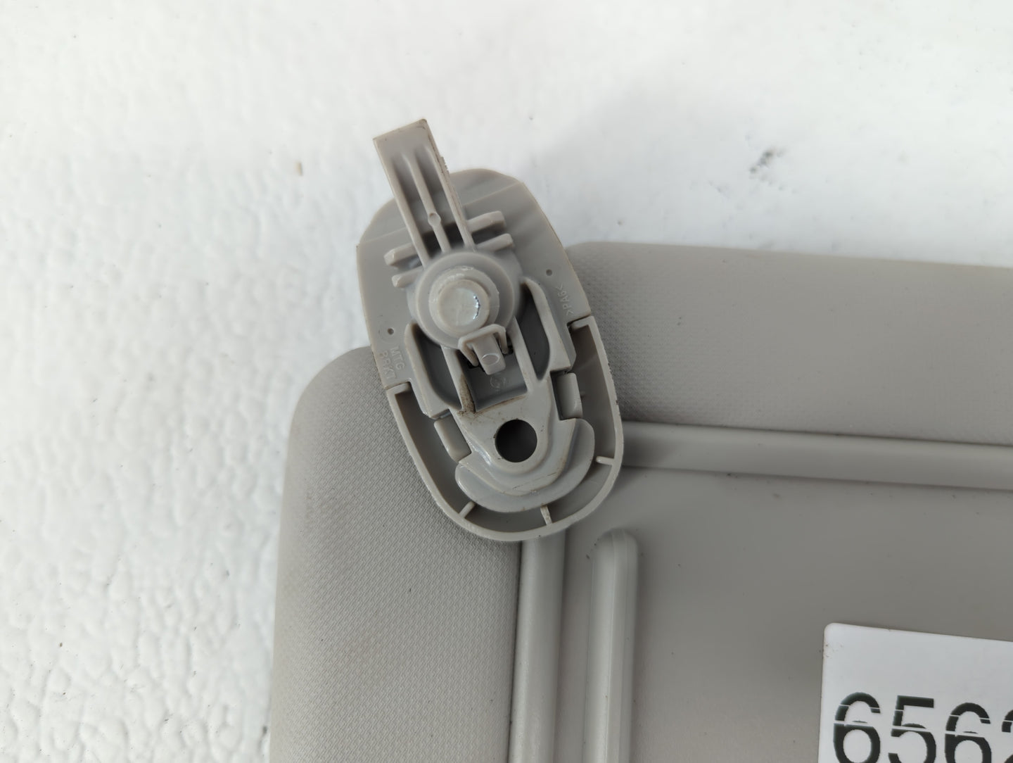 2022 Hyundai Tucson Sun Visor Shade Replacement Passenger Right Mirror Fits OEM Used Auto Parts - Oemusedautoparts1.com