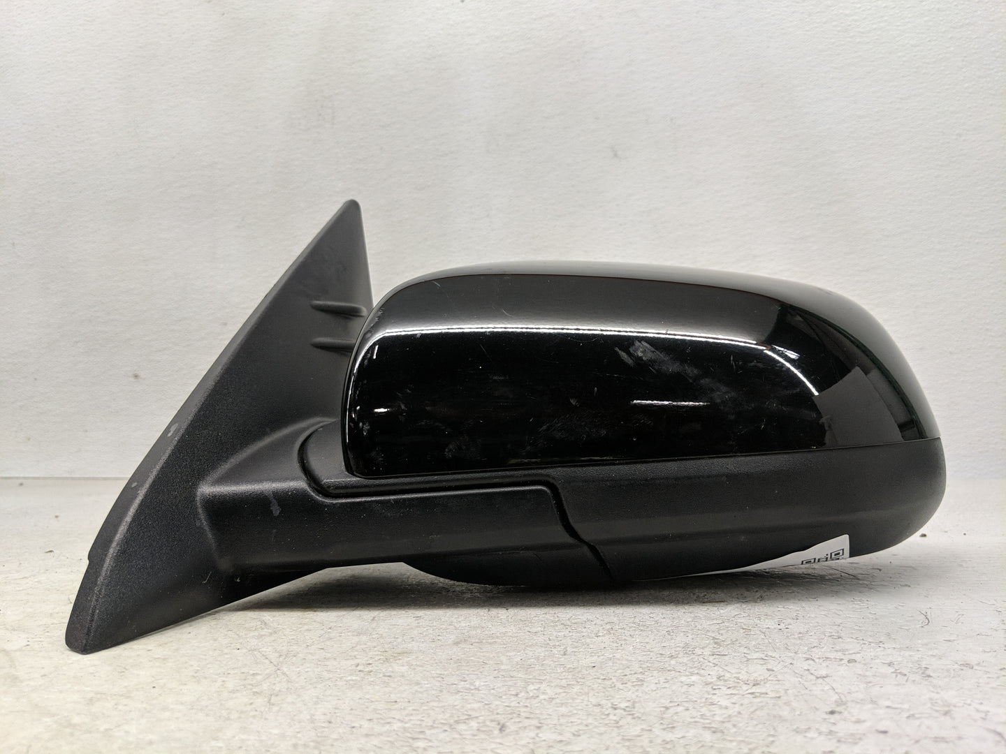 2020 Hyundai Venue Driver Side View Mirror - Left Door Mirror OEM Used - Oemusedautoparts1.com