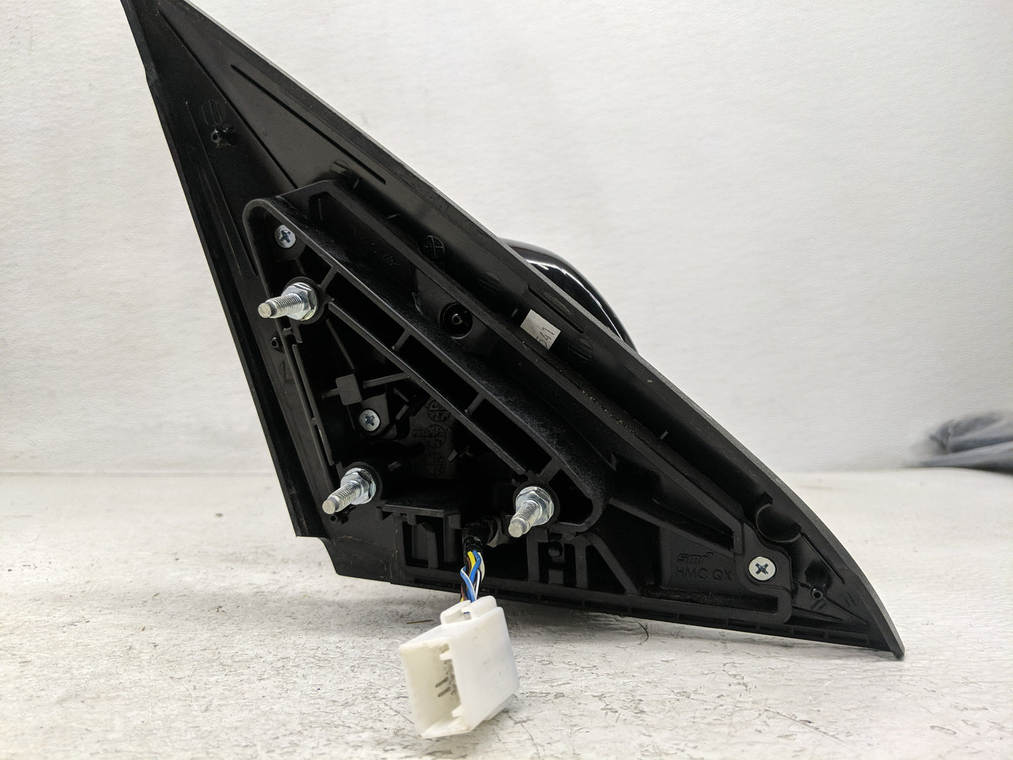 2020 Hyundai Venue Driver Side View Mirror - Left Door Mirror OEM Used - Oemusedautoparts1.com