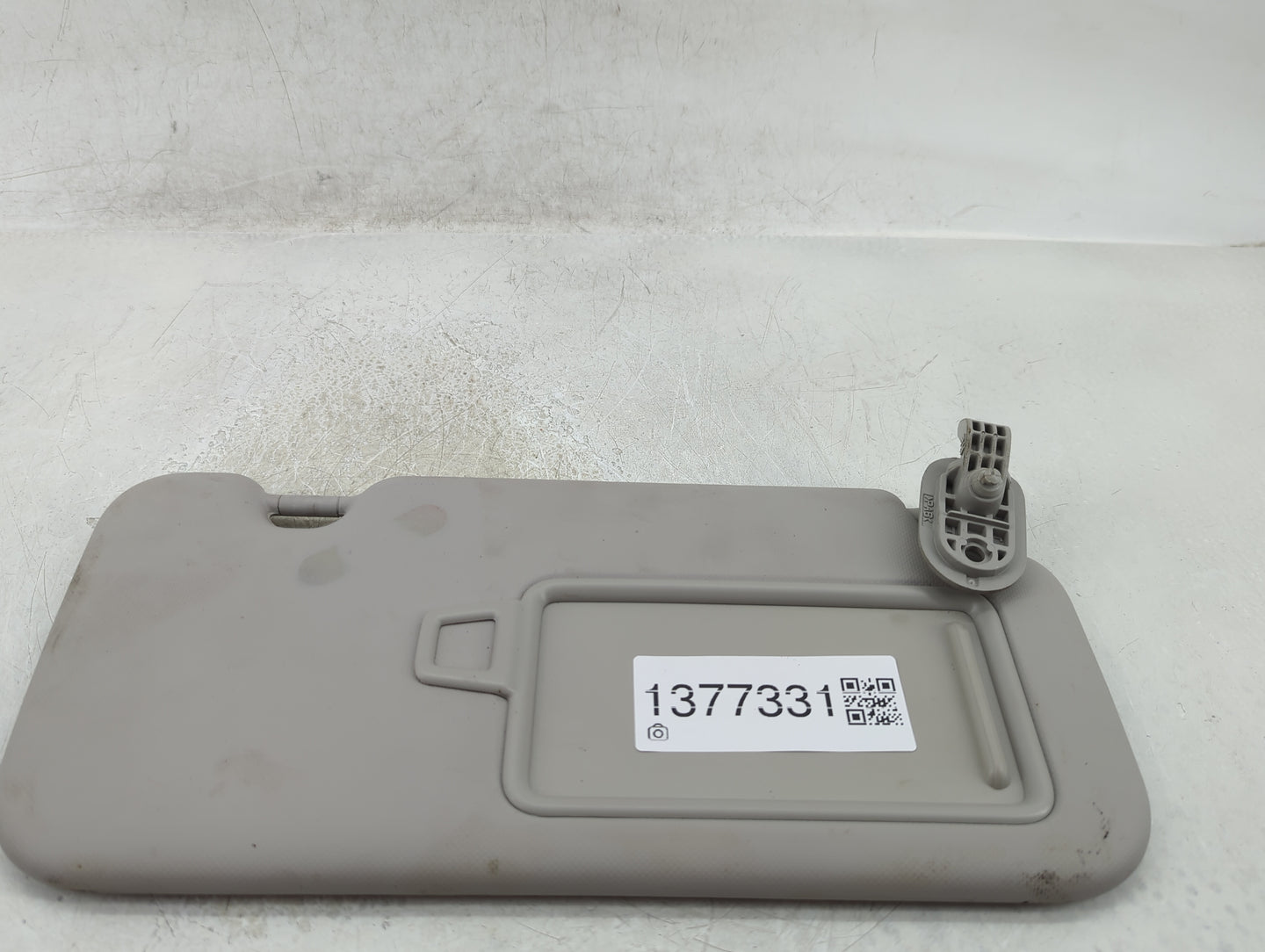 2020 Hyundai Venue Sun Visor Shade Replacement Passenger Right Mirror Fits OEM Used Auto Parts - Oemusedautoparts1.com