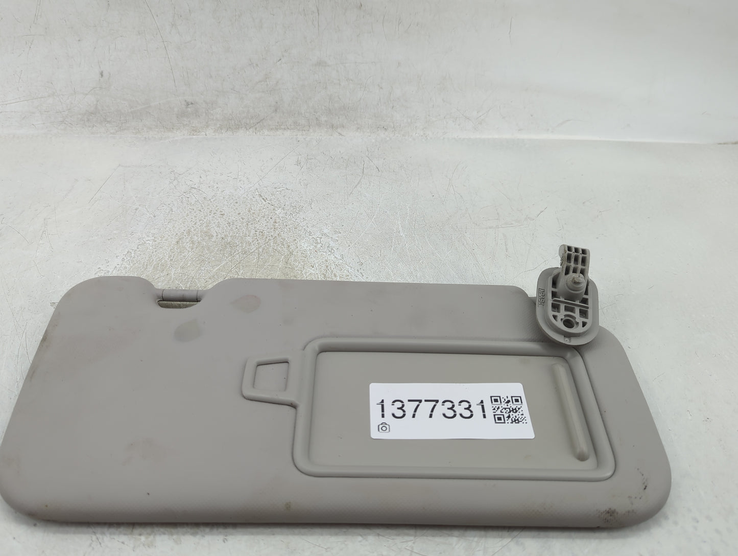 2020 Hyundai Venue Sun Visor Shade Replacement Passenger Right Mirror Fits OEM Used Auto Parts - Oemusedautoparts1.com