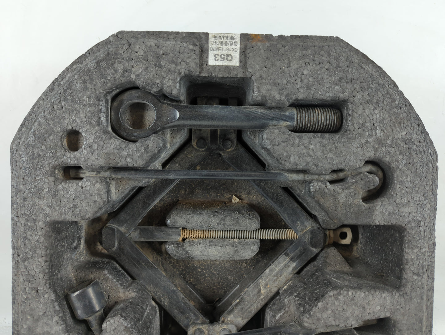 2023 Hyundai Venue Spare Scissor Car Jack - Oemusedautoparts1.com