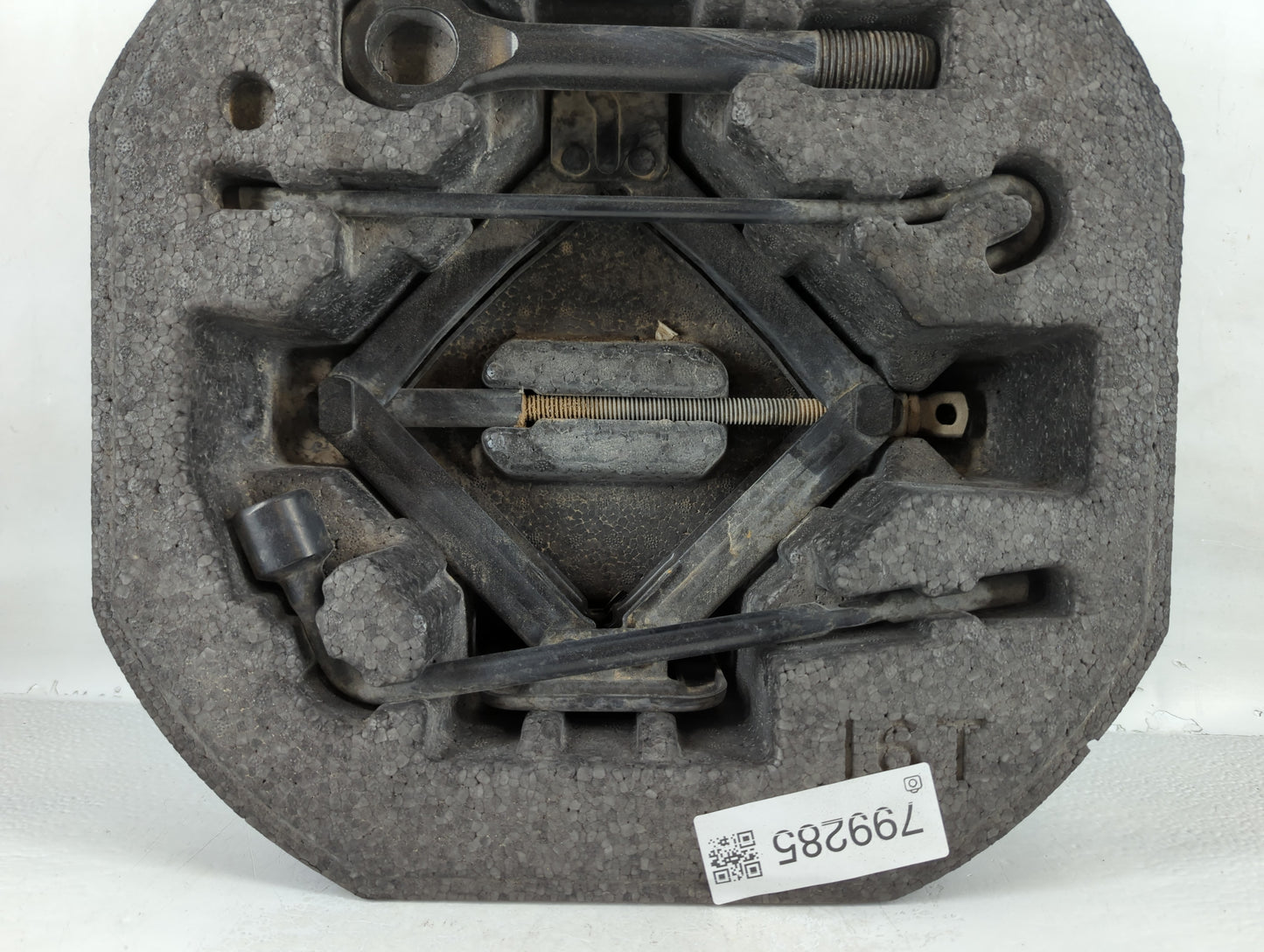 2023 Hyundai Venue Spare Scissor Car Jack - Oemusedautoparts1.com