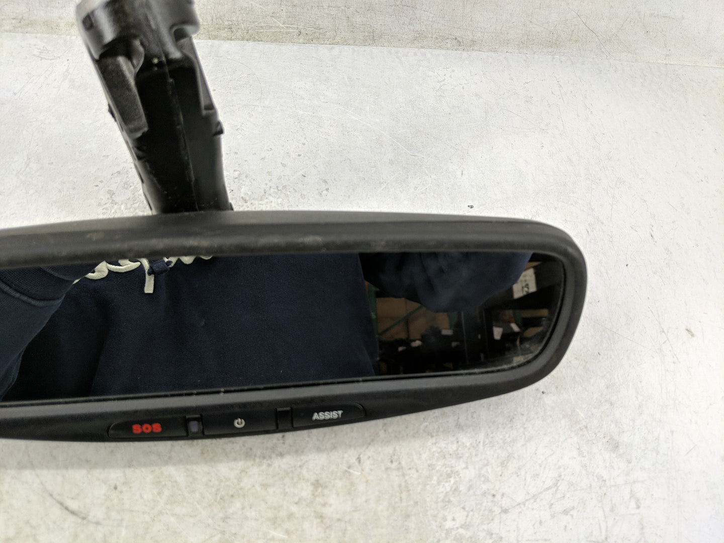 2019-2022 Jeep Cherokee Interior Rear View Mirror Replacement OEM P/N:905-5348 65333750AA Fits Fits 2019 2020 2021 2022 OEM 