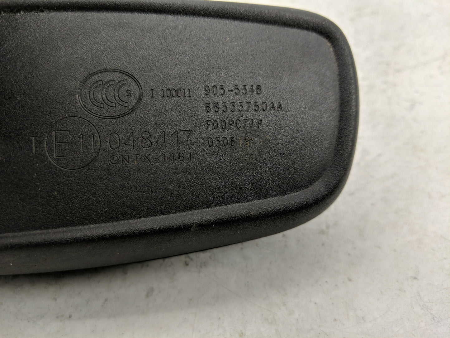 2019-2022 Jeep Cherokee Interior Rear View Mirror Replacement OEM P/N:905-5348 65333750AA Fits Fits 2019 2020 2021 2022 OEM 