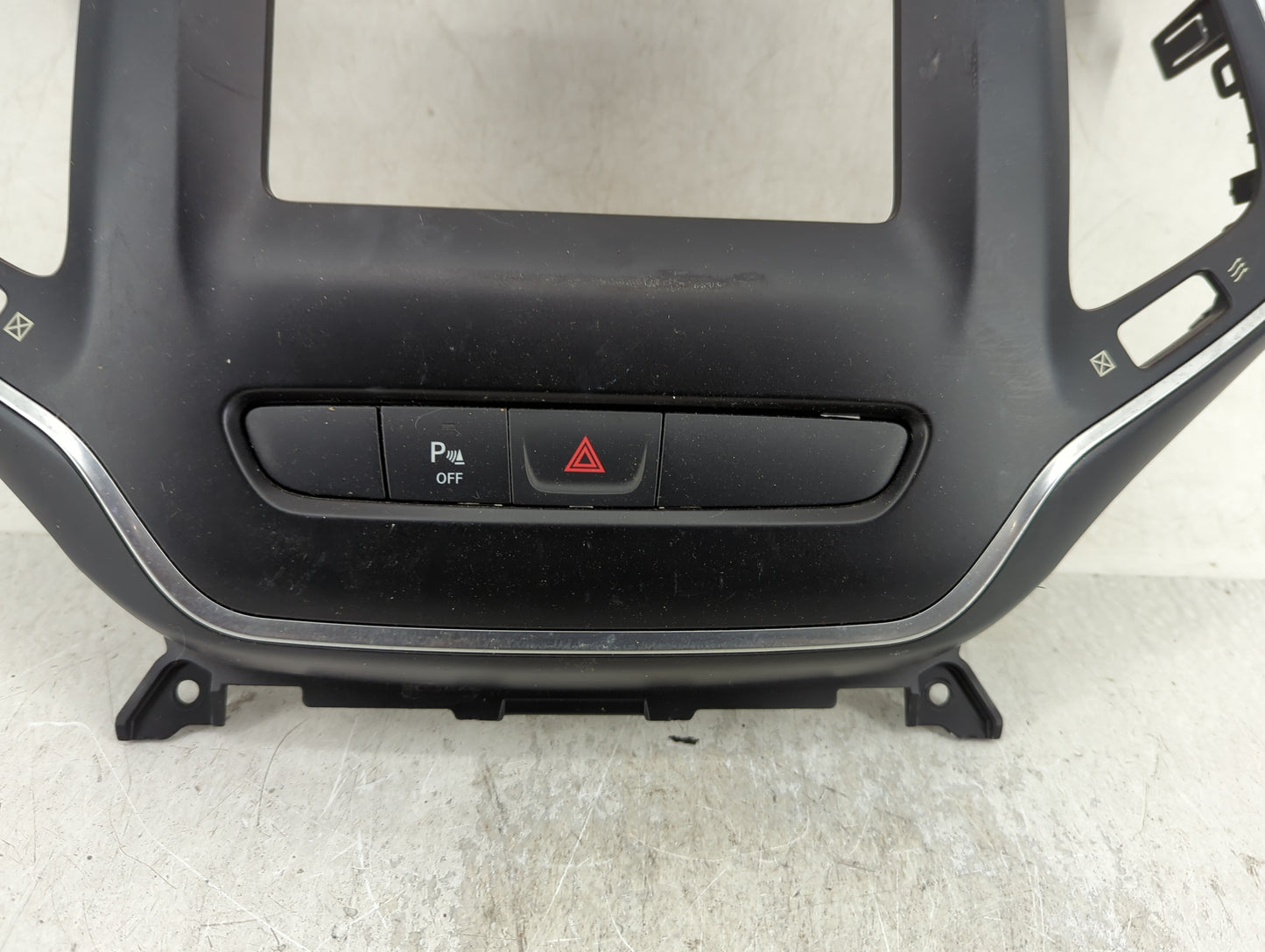 2023 Jeep Cherokee Information Radio Display Screen Bezel Vents - Oemusedautoparts1.com