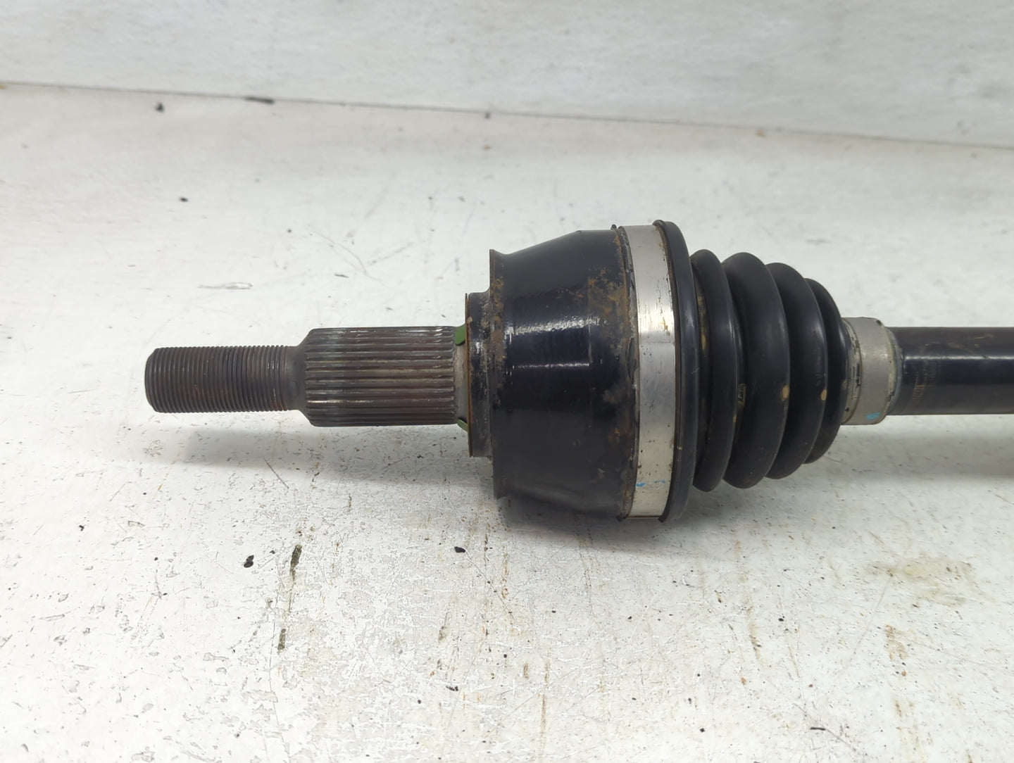 2019-2022 Jeep Cherokee Axle Shaft Rear Passenger Cv C/v - Oemusedautoparts1.com